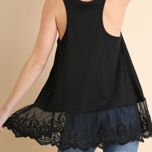 ✴️LAST ONE✴️ XL LACE HEMMED TANK TOP IN BLACK - Picture 5 of 6